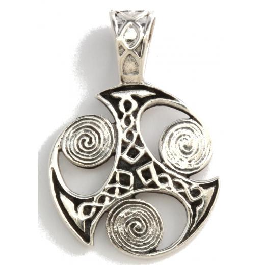 Tahan Triskele (Pendant in silver)