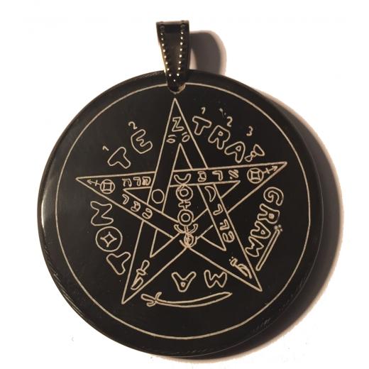 Tetragrammaton (Kettenanhänger aus Horn)