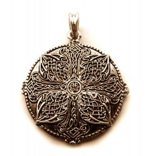 Keltisches Amulett (Kettenanhänger in Gold)